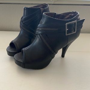 Black heels, size 6, great condition, brand Candie’s